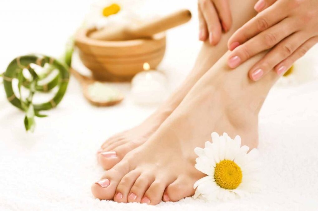 foot hygiene to prevent skin mold