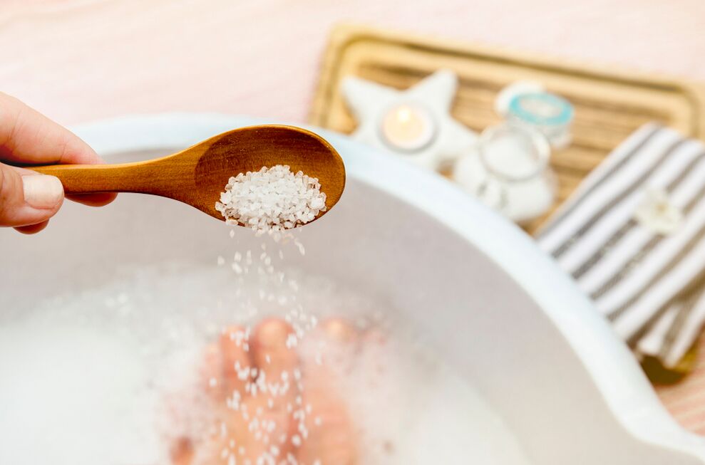 salt and baking soda against nail fungus